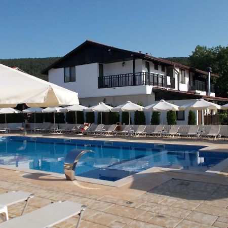 Guest House Bukor Shtepi Mandrica Exteriér fotografie