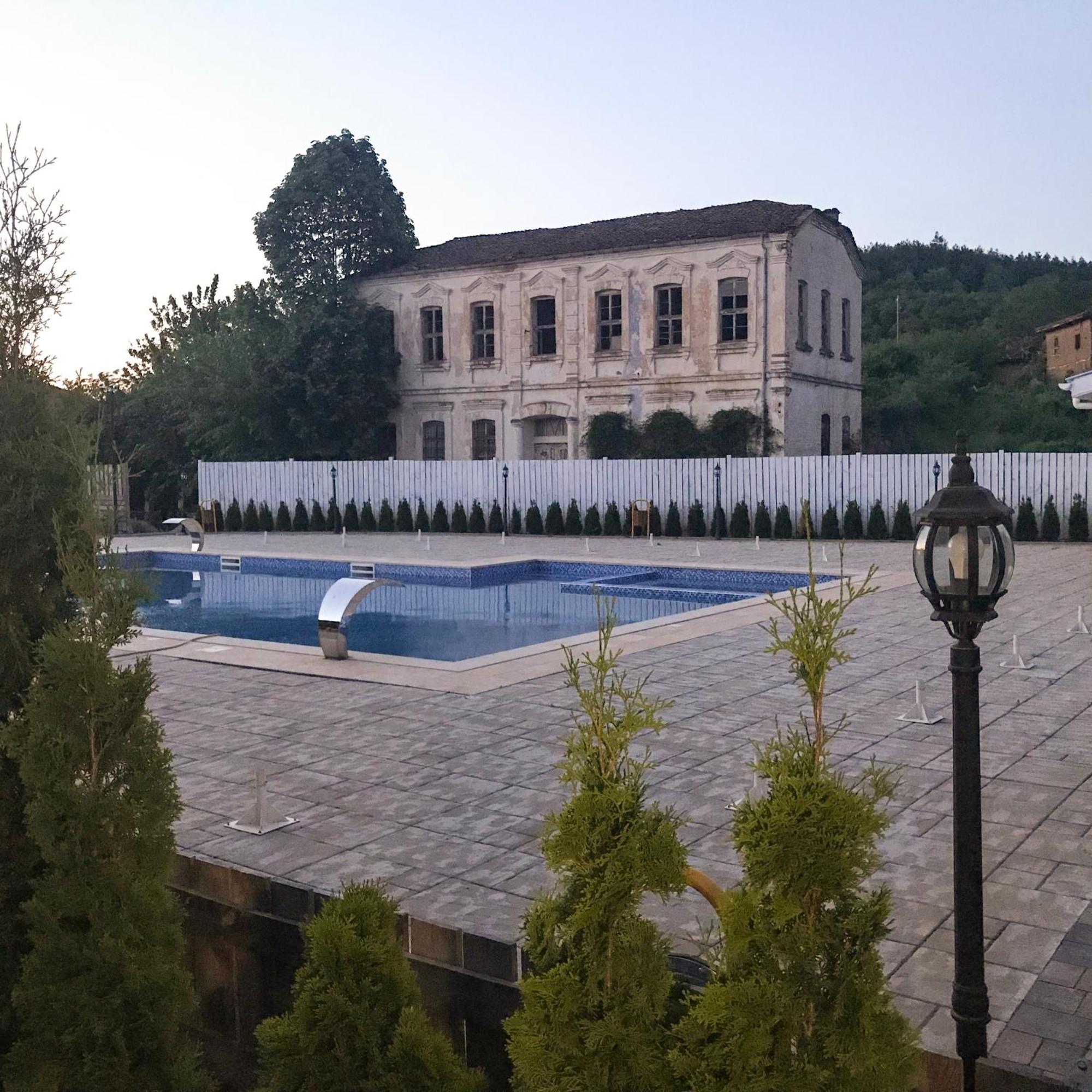 Guest House Bukor Shtepi Mandrica Exteriér fotografie