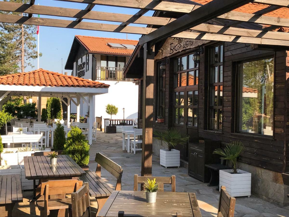 Guest House Bukor Shtepi Mandrica Exteriér fotografie