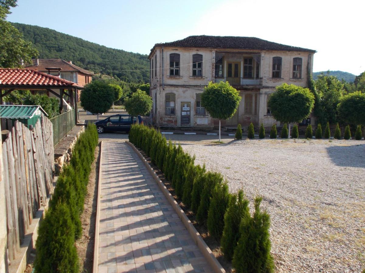 Guest House Bukor Shtepi Mandrica Exteriér fotografie