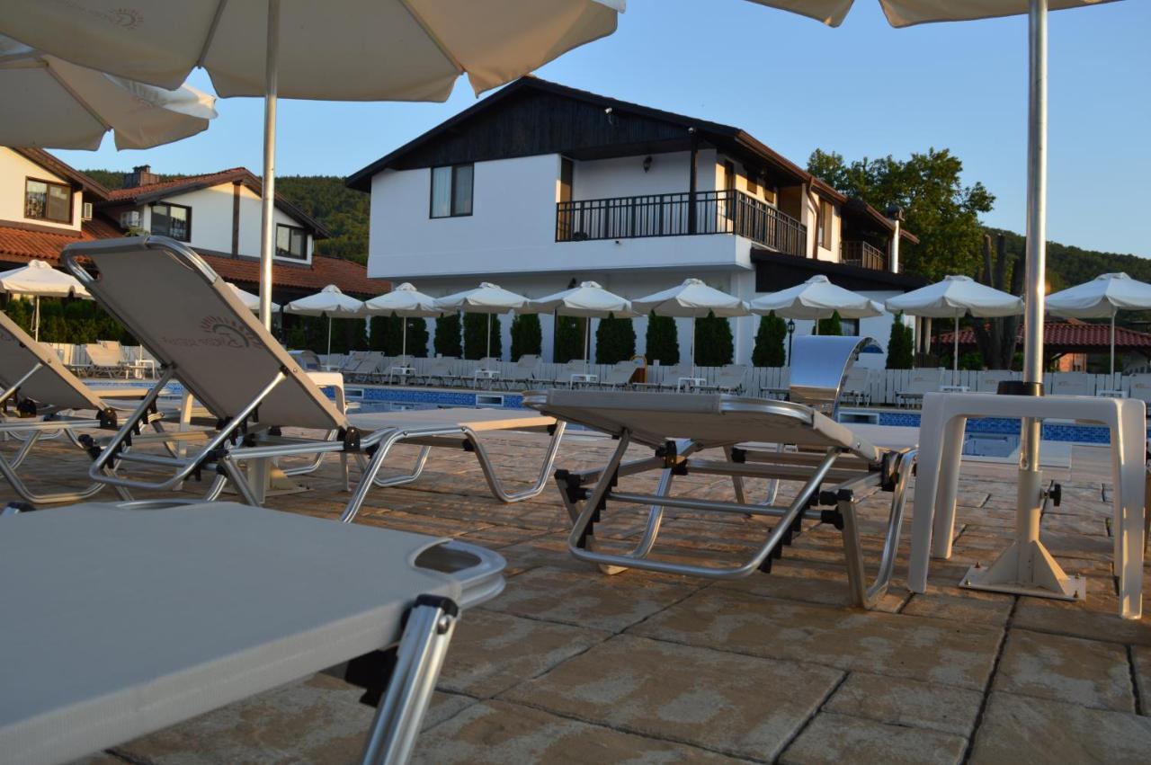 Guest House Bukor Shtepi Mandrica Exteriér fotografie
