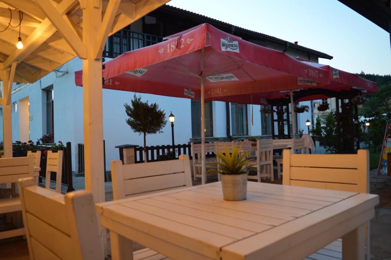 Guest House Bukor Shtepi Mandrica Exteriér fotografie