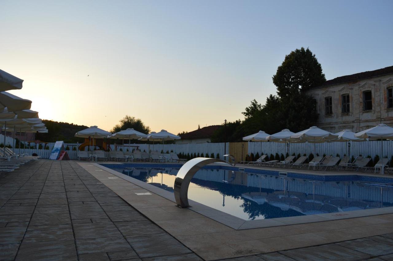 Guest House Bukor Shtepi Mandrica Exteriér fotografie
